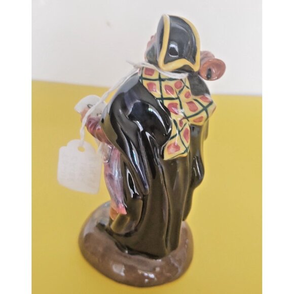 Rare & Vintage Royal Doulton Figurine "Town Crier" HN3261 1952 4" tall - Picture 5 of 13